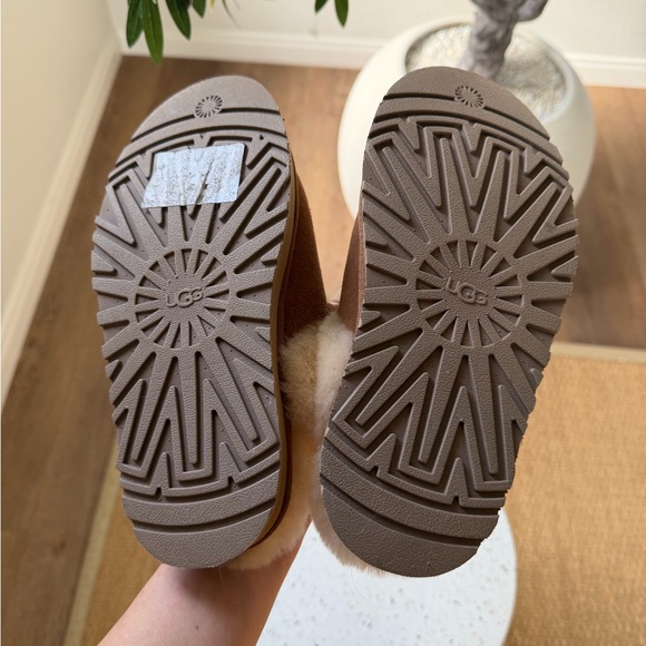 UGG Tan Suede Slippers with White Fur - Picture 3 of 4